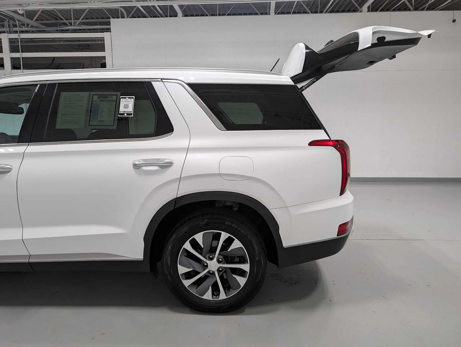 Used 2021 Hyper White Hyundai SEL image 11
