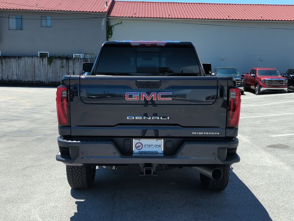Used 2024 Silver GMC Denali image 5