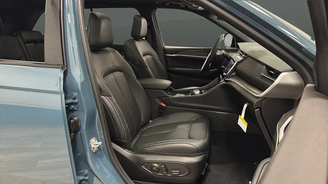 New 2026 Steel Blue Exterior Paint Jeep Limited image 22