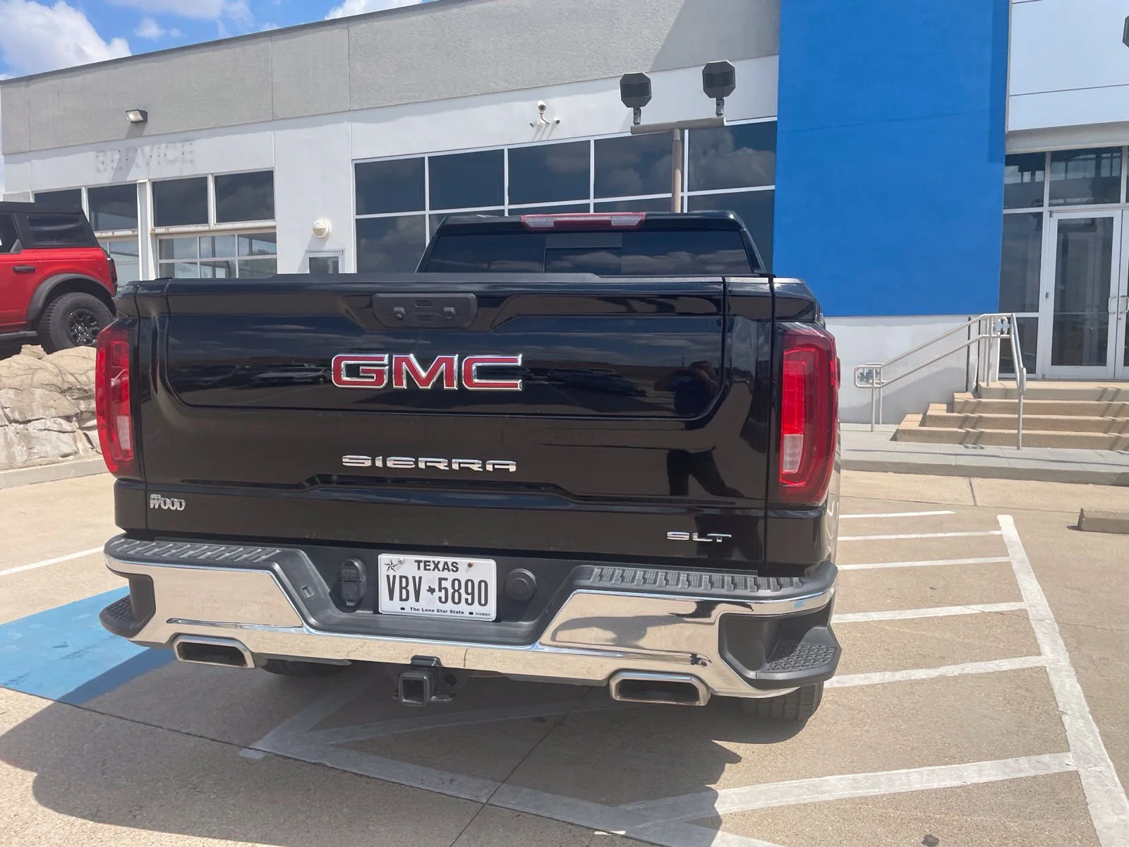 Used 2023 ONYX BLACK GMC SLT image 33