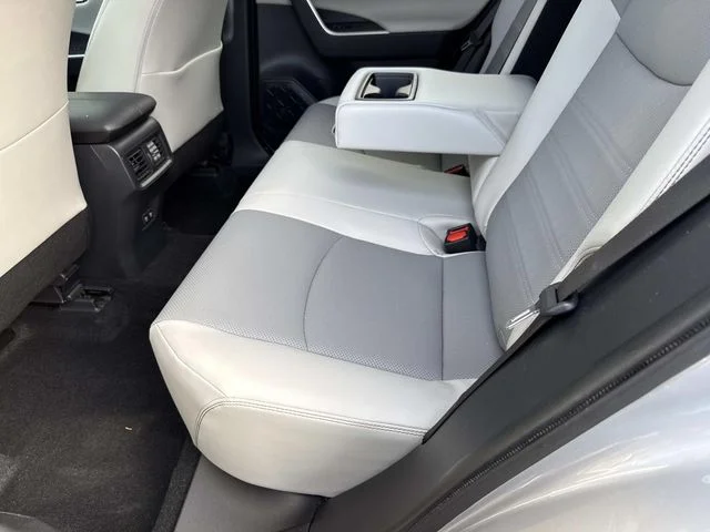 Used 2019  Toyota Limited image 15