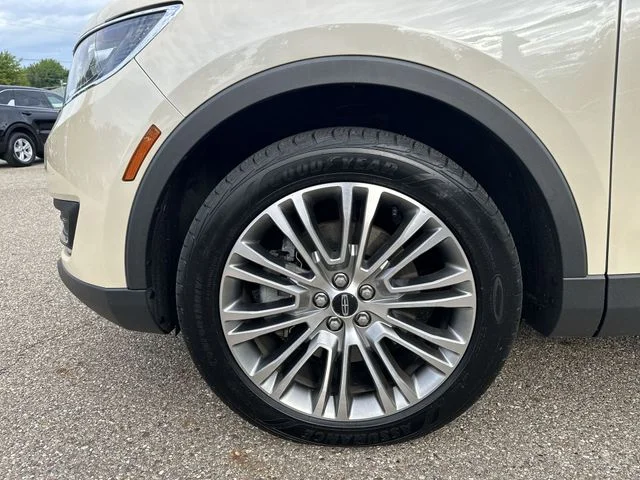 Used 2018  Lincoln Reserve image 27