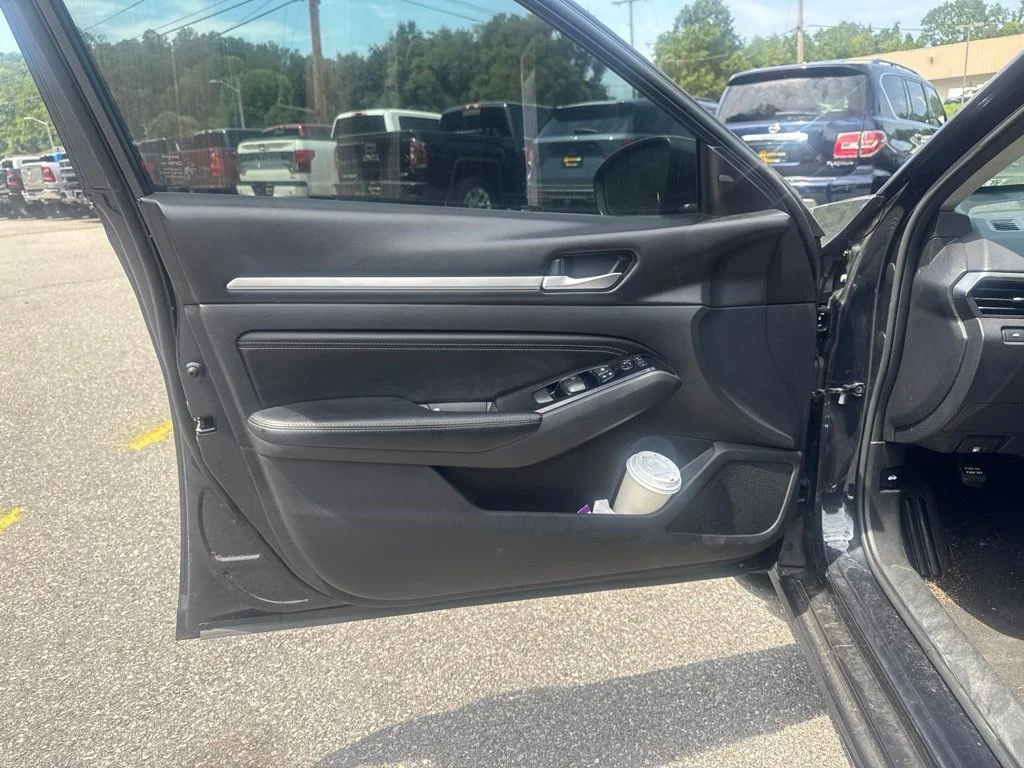 Certified Used 2021 Blue Nissan 2.5 SV image 19