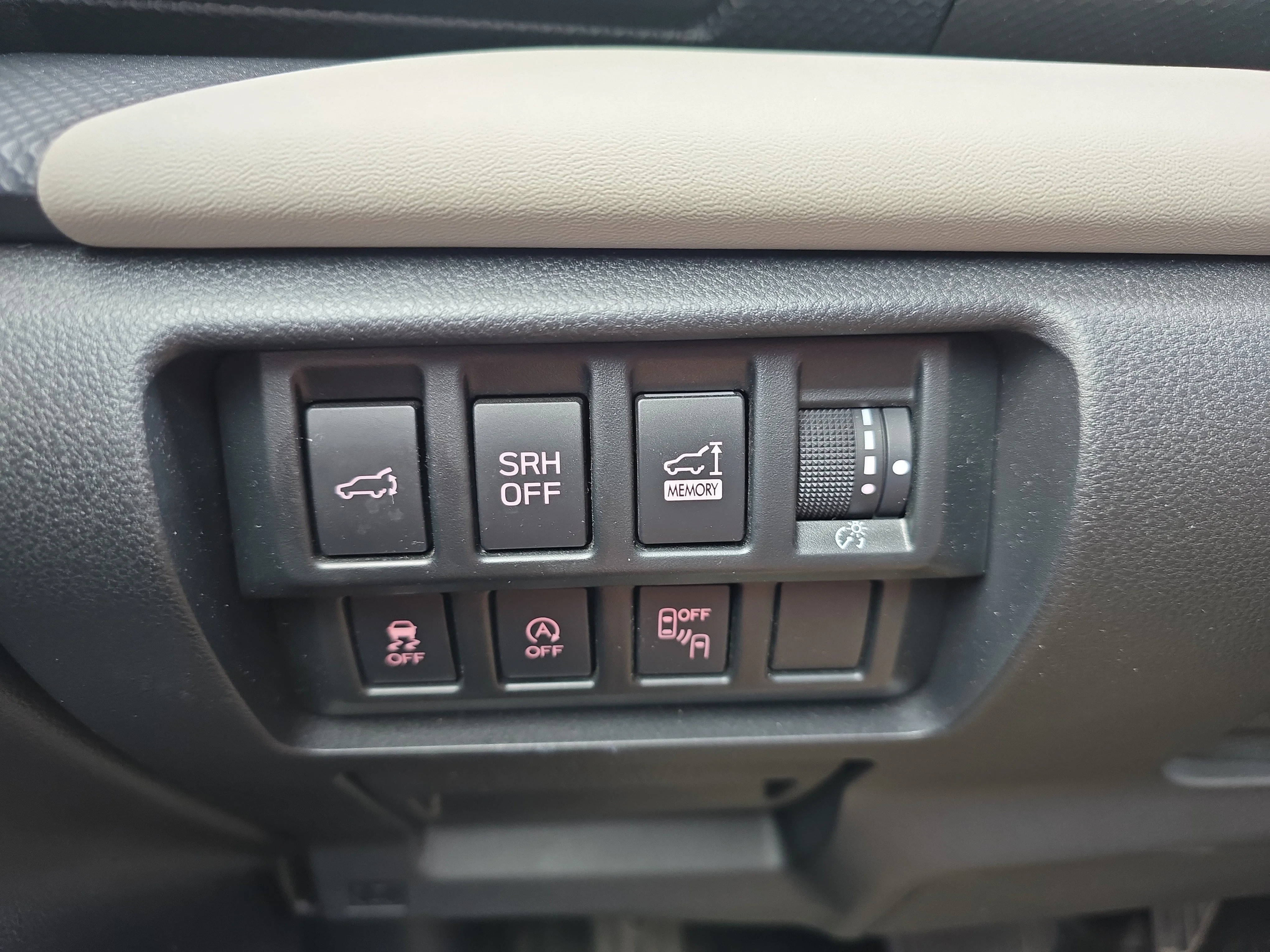 Used 2023 Crystal White Pearl Subaru Limited image 23
