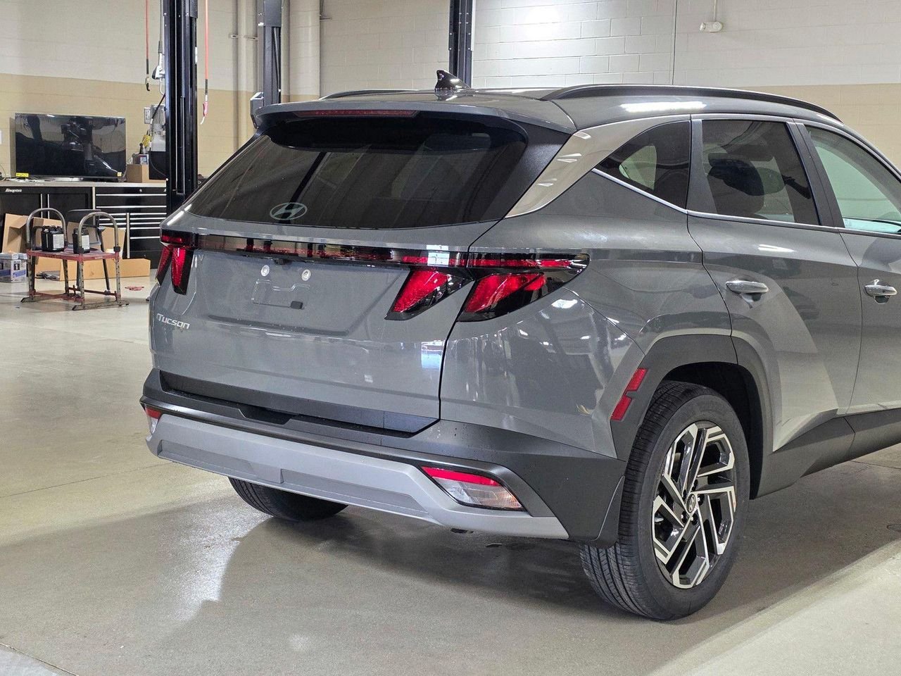 New 2026 Hampton Gray Hyundai SEL Plus FWD image 11