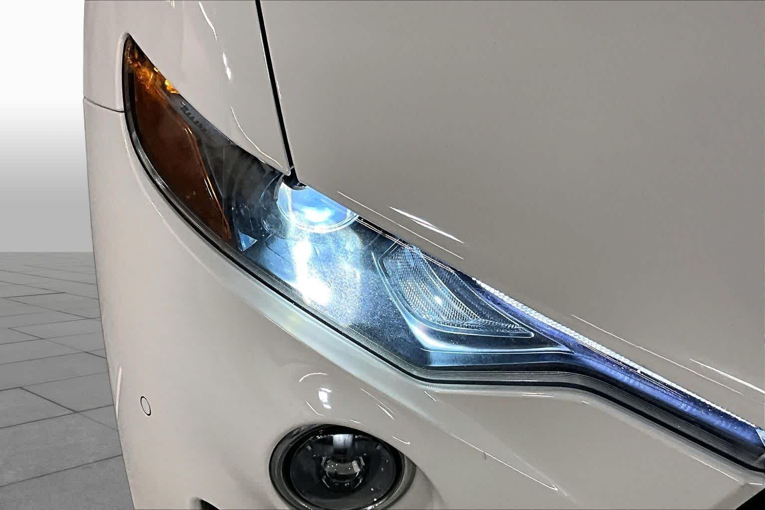 Used 2019 Bianco Maserati  image 30