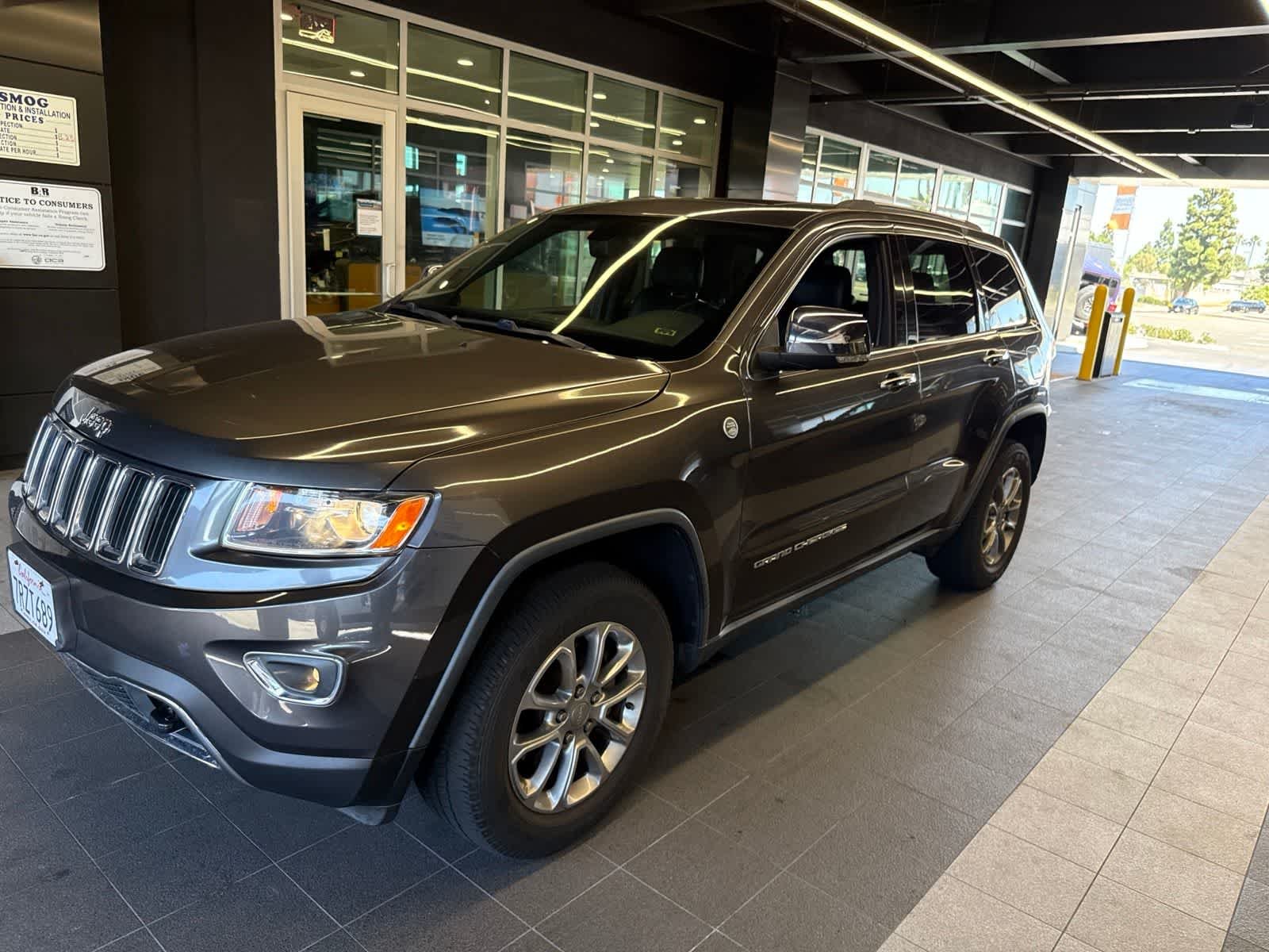 Used 2016 Granite Crystal Metallic Clearcoat Jeep Limited image 19