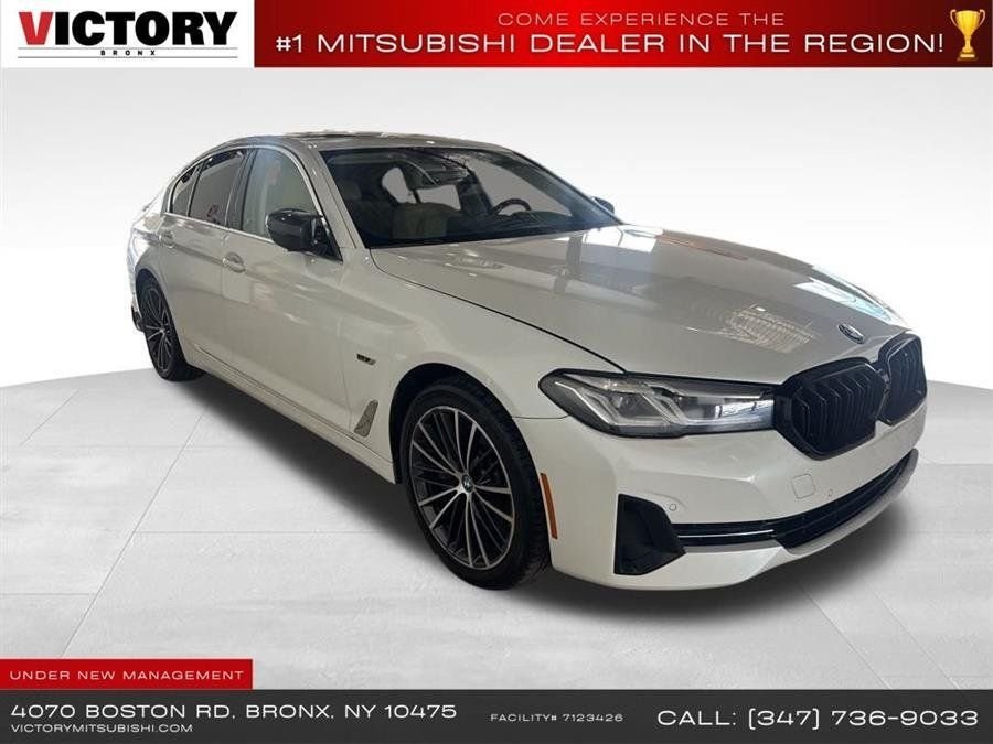Used 2022 White BMW 530e iPerformance image 3