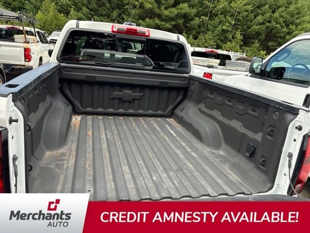 Used 2025 White Chevrolet Z71 image 4