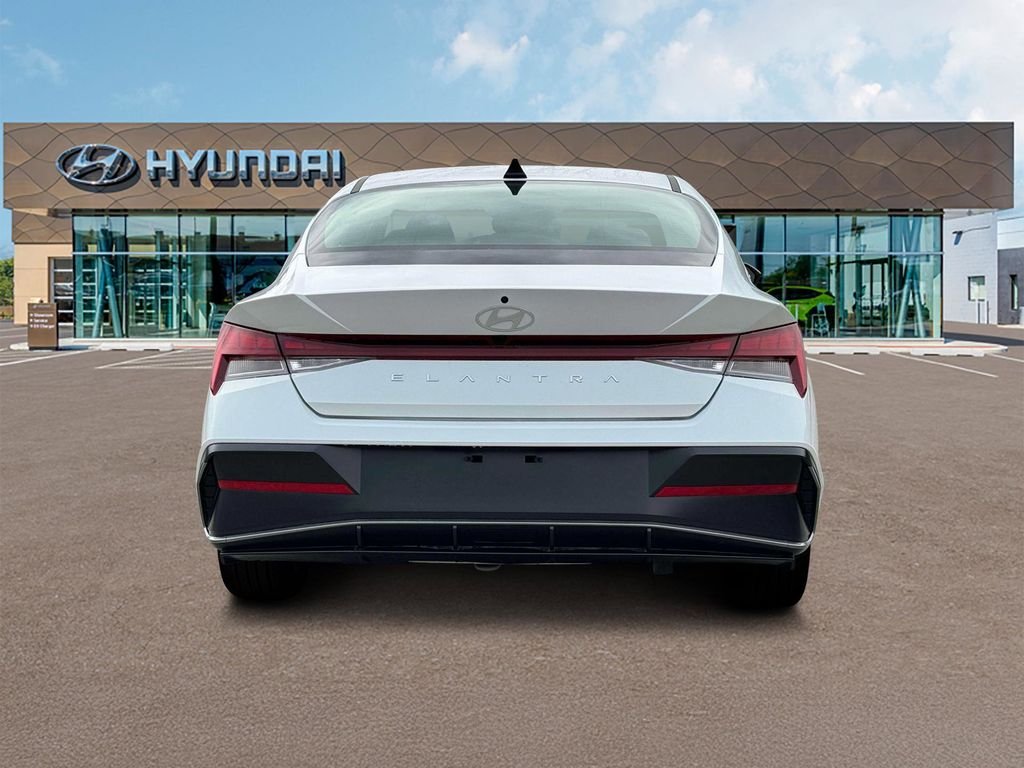 2025 Hyundai Elantra SEL - Photo 6
