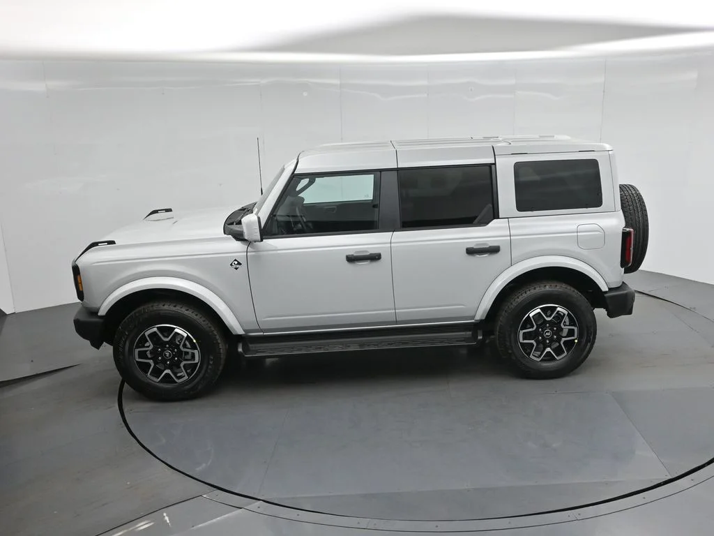 New 2026 Avalanche Gray Ford Outer Banks image 42