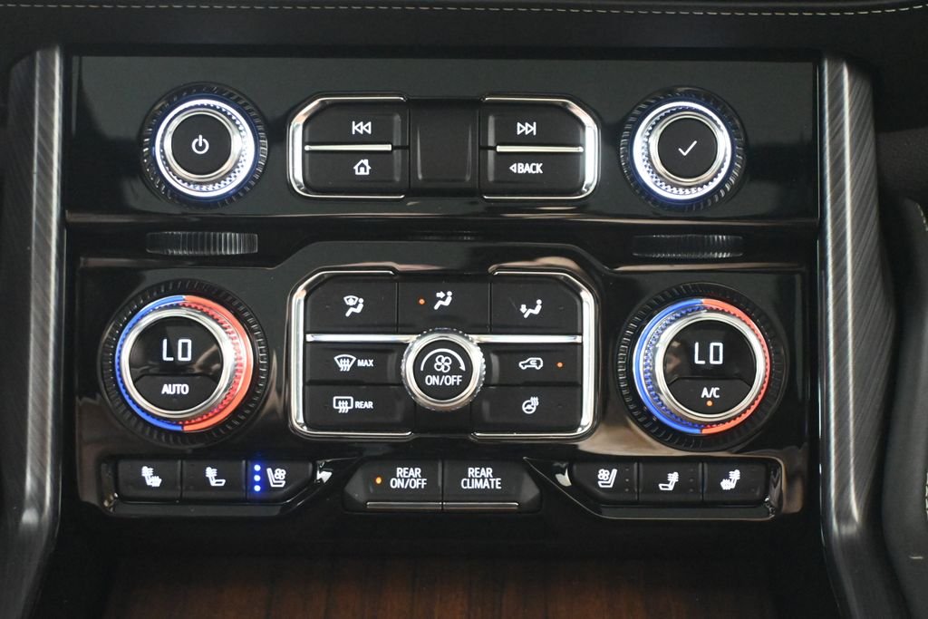 2024 GMC Yukon Denali Ultimate - Photo 22