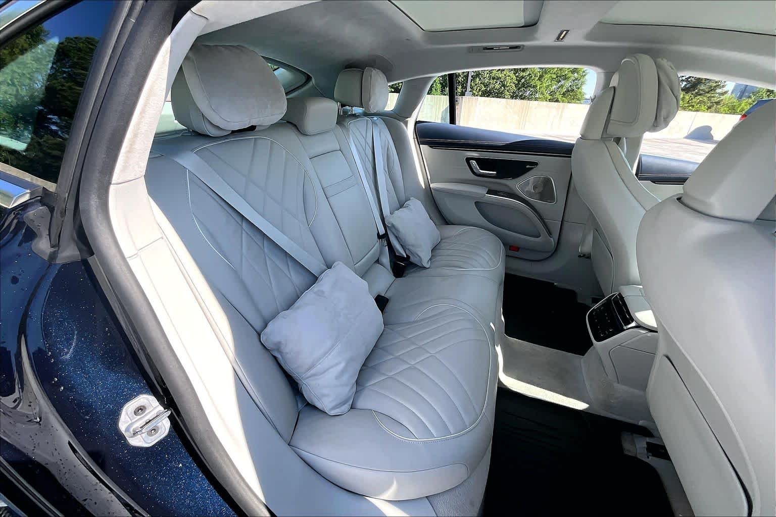 Used 2022 Nautical Blue Metallic Mercedes-Benz EQS 580 image 19