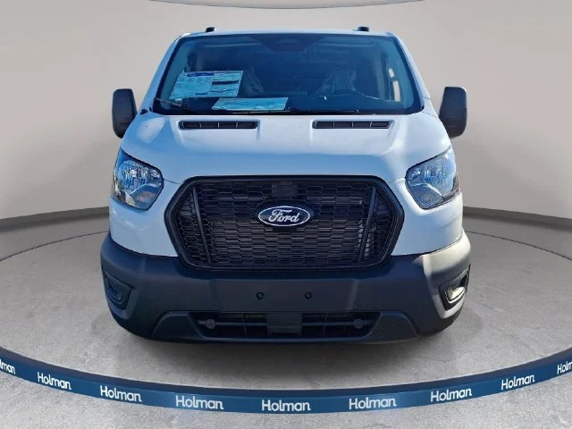 New 2026 Oxford White Ford Base image 2