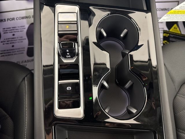 2026 Volkswagen Atlas SE w/Tech - Photo 17