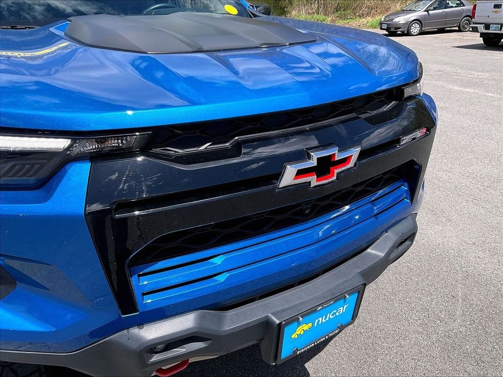 Used 2023 Blue Chevrolet ZR2 image 30