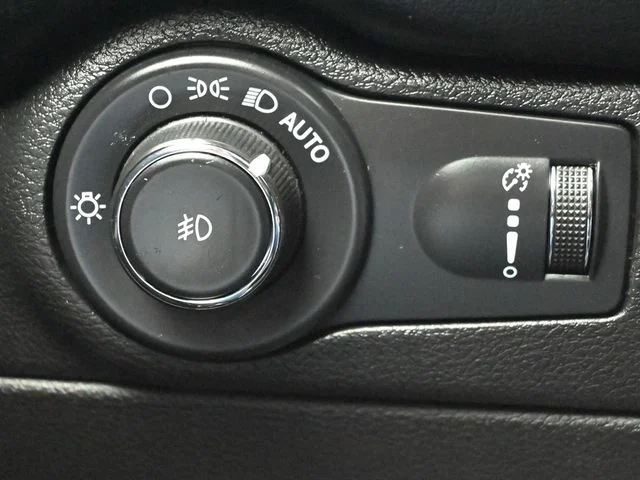 Used 2022 White Dodge R/T image 33