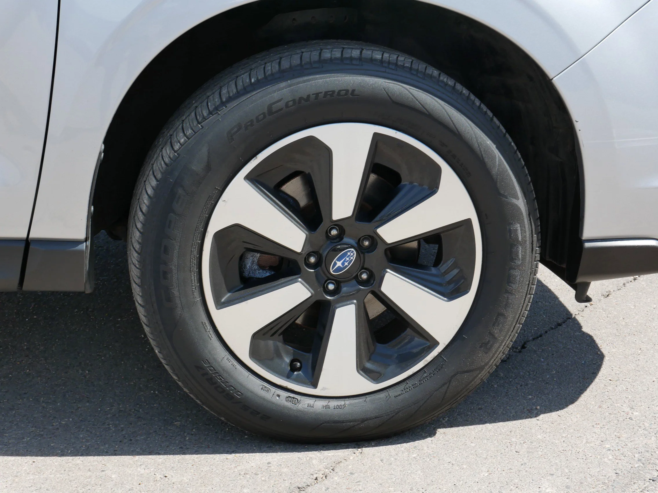 Used 2018 Ice Silver Metallic Subaru SUV 2.5I CVT image 15