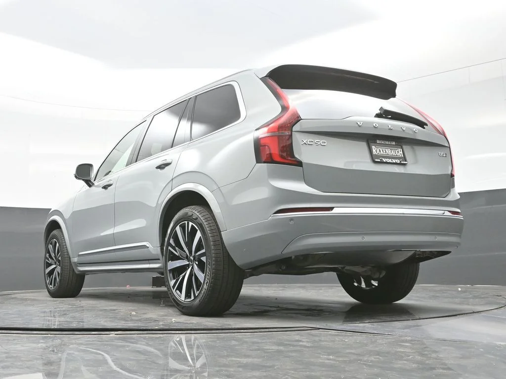 New 2026 Vapour Grey Volvo Core image 42