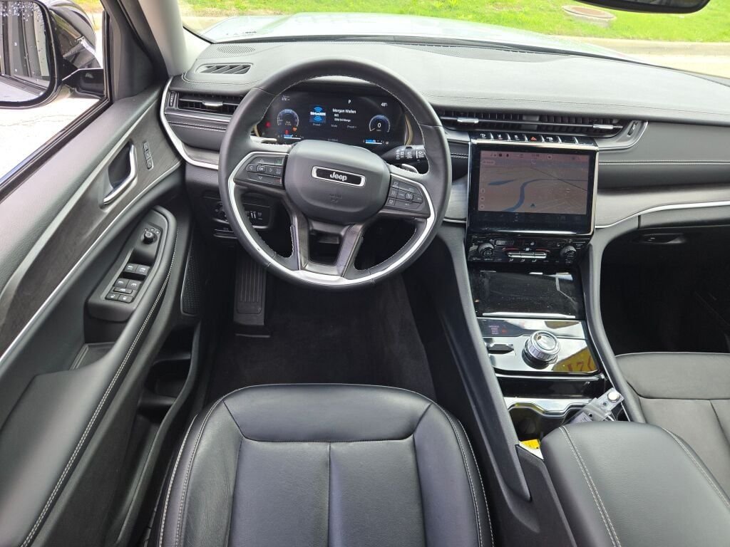 Used 2021 Silver Jeep Limited image 19