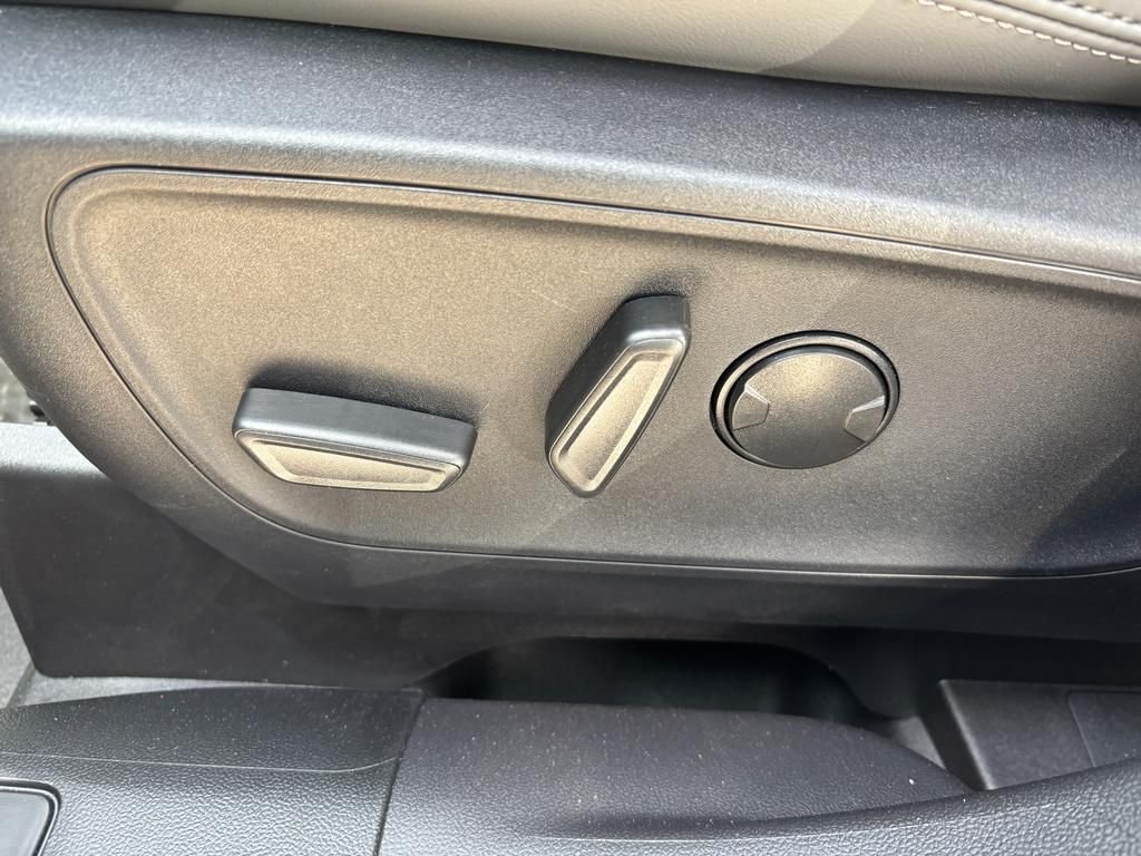 New 2026 Azure Gray Metallic Tri-Coat Ford Badlands® image 16