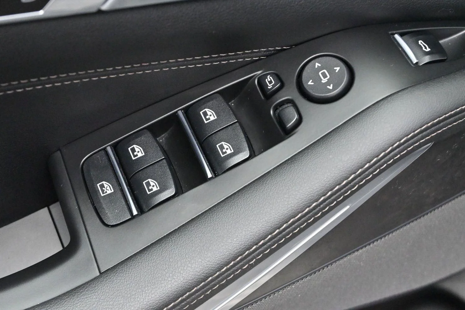 Used 2024 Carbon Black Metallic BMW xDrive40i image 14