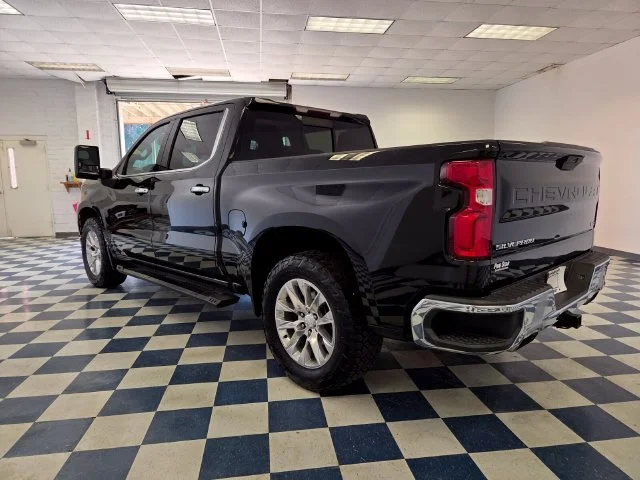 Used 2019 BLACK Chevrolet LTZ image 3