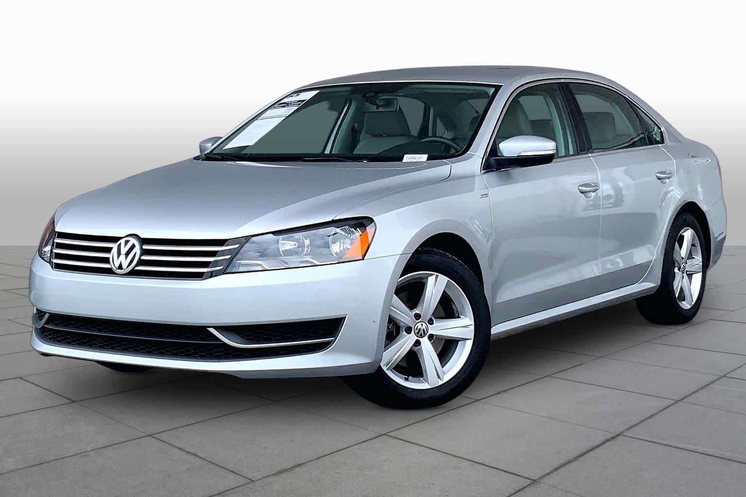 2014 Volkswagen Passat 1.8T S DSG PZEV's photo