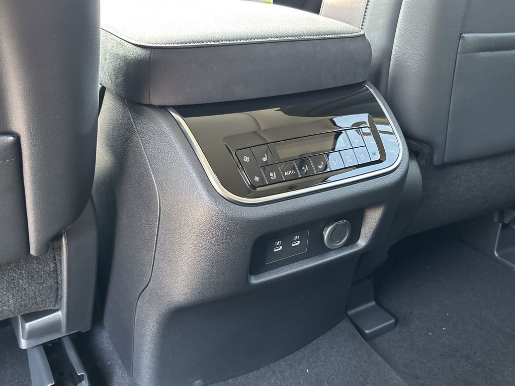New 2027 DYNAMIC METAL INFINITI Luxe 4WD image 23