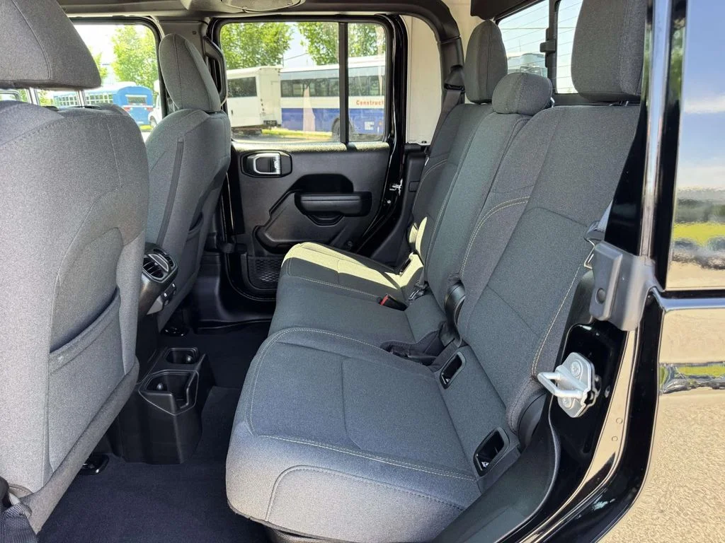 Used 2025 Black Jeep Nighthawk image 14