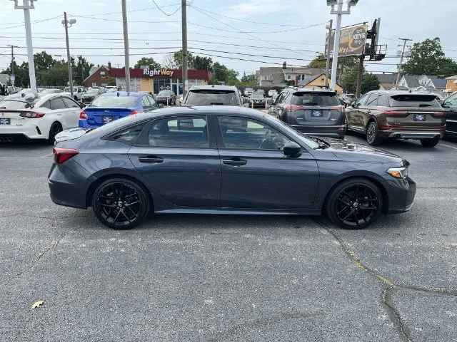 Used 2025  Honda Sport image 18