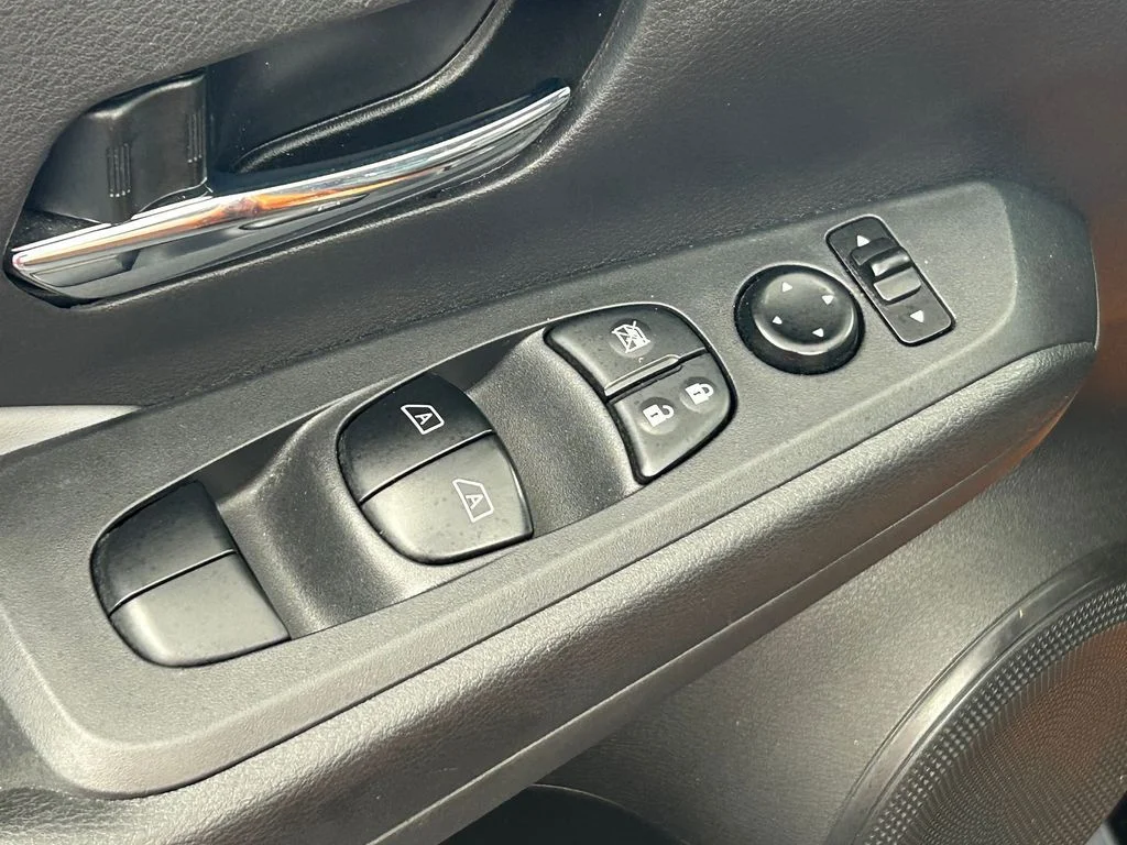 Used 2023 Monarch Orange Metallic/Super Black Nissan SR image 14