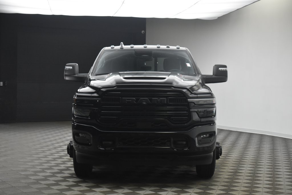 New 2026 Diamond Black Crystal Pearl-Coat Exterior Paint RAM Laramie image 2