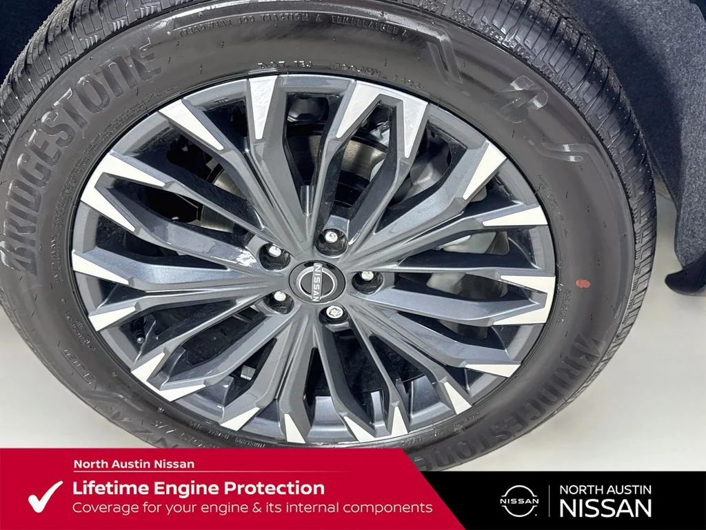 New 2026 White Nissan Platinum image 13