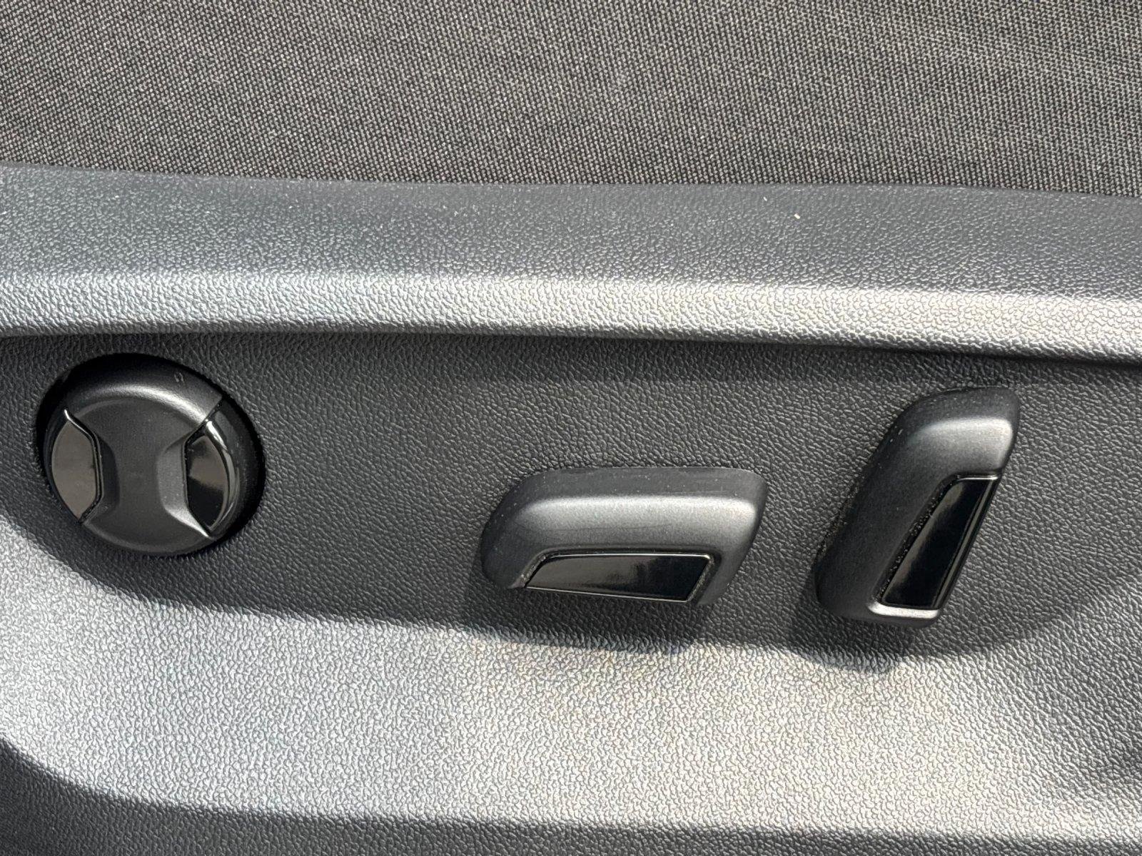 Used 2025  Volkswagen 2.0T Peak Edition 4Motion image 16