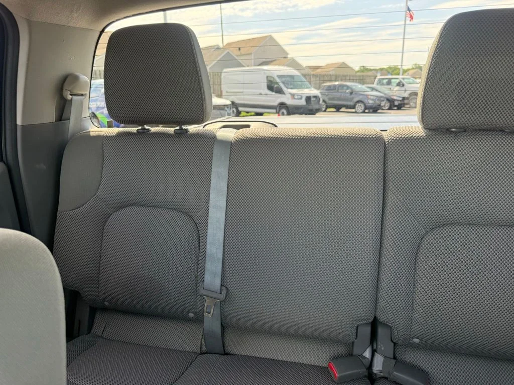 Used 2013 Blue Nissan SV image 33