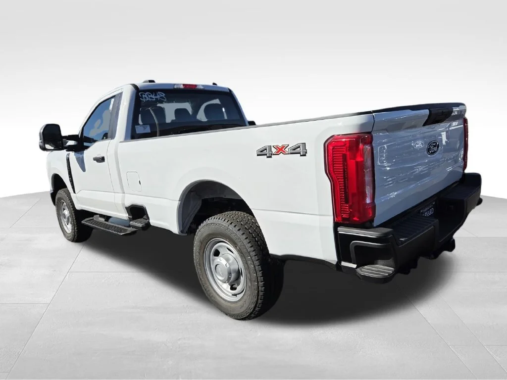 New 2027 Oxford White Ford F-350® XL image 4