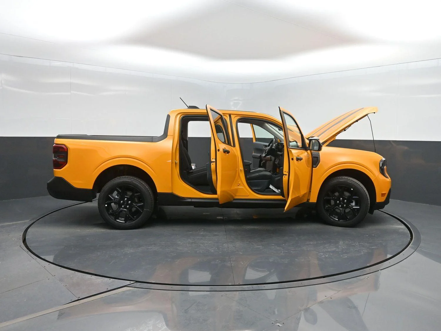 New 2026 Orange Fury Metallic Tri-Coat Ford XLT image 46