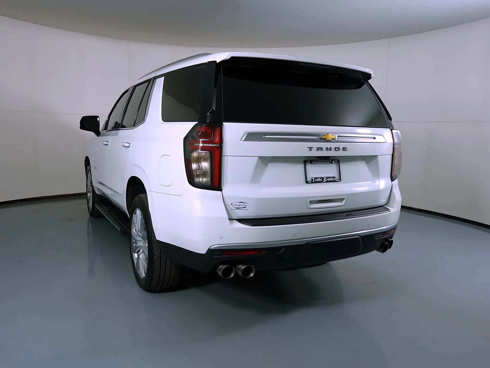 Used 2022 Summit White Chevrolet High Country image 6