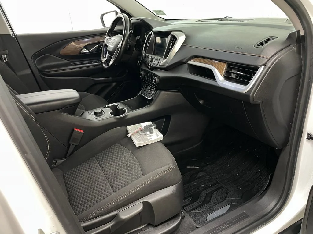 Certified Used 2019 SUMMIT WHITE GMC SLE image 34