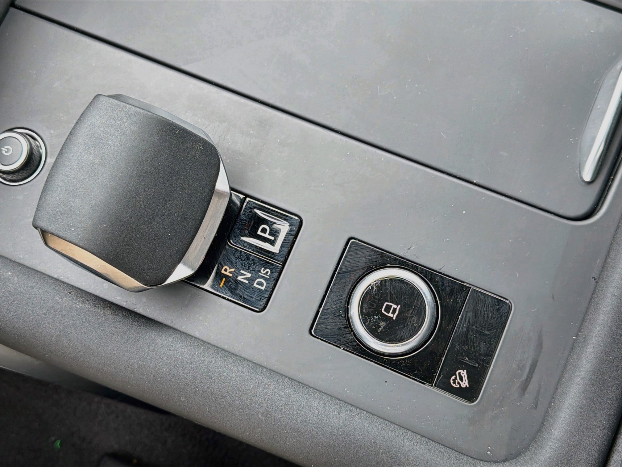 Certified Used 2025 Eiger Grey Metallic Land Rover Dynamic SE image 29
