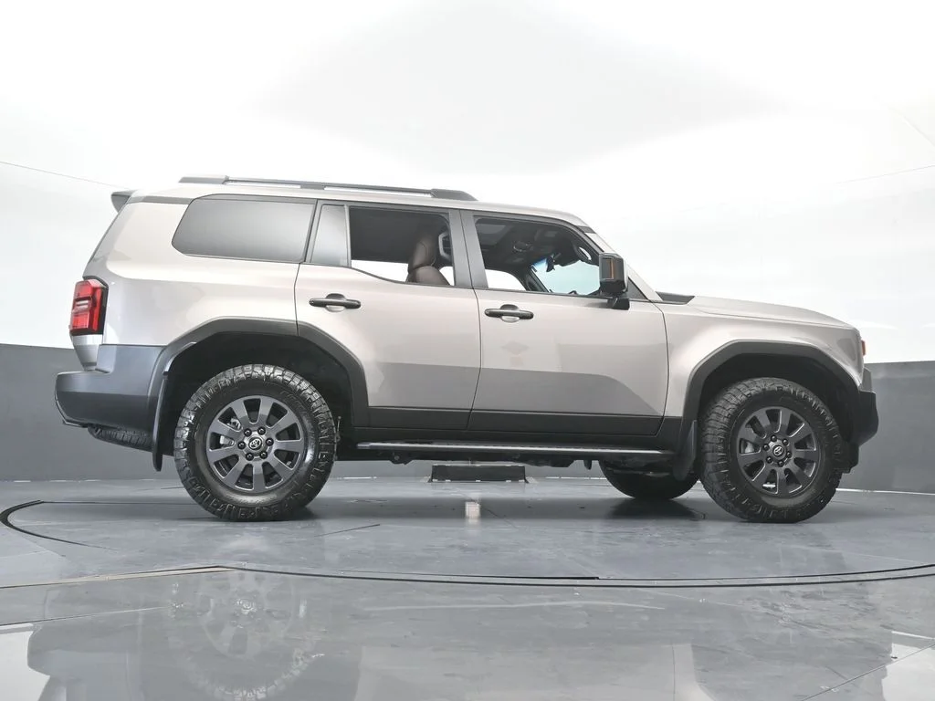 Used 2025 Meteor Toyota Base image 64
