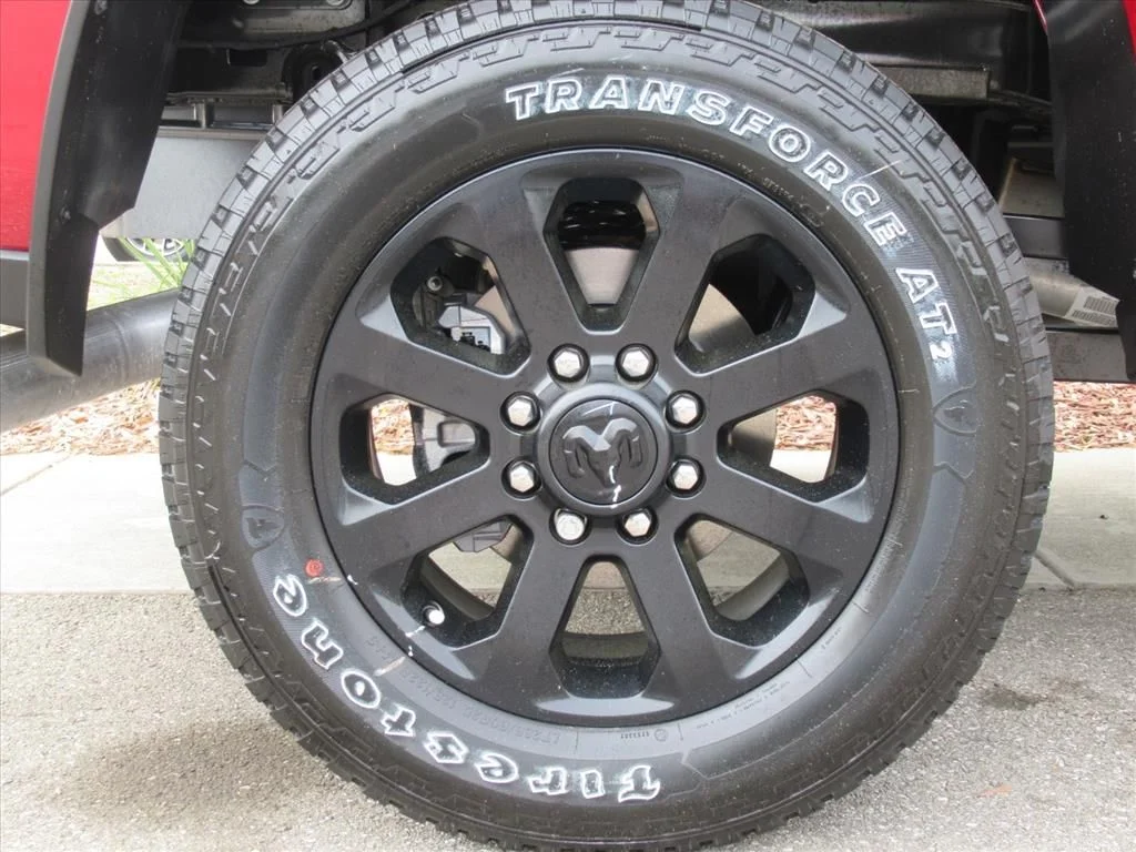 New 2026 Molten Red Pearl-Coat Exterior Paint RAM Black Express image 7