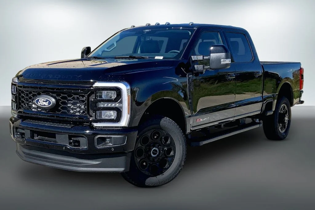 New 2027 Black Ford Lariat image 2