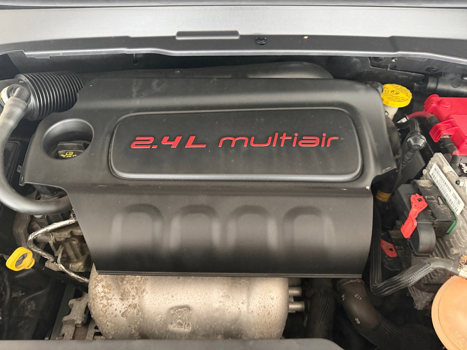 Used 2019 Diamond Black Crystal Pearlcoat Jeep Latitude image 7