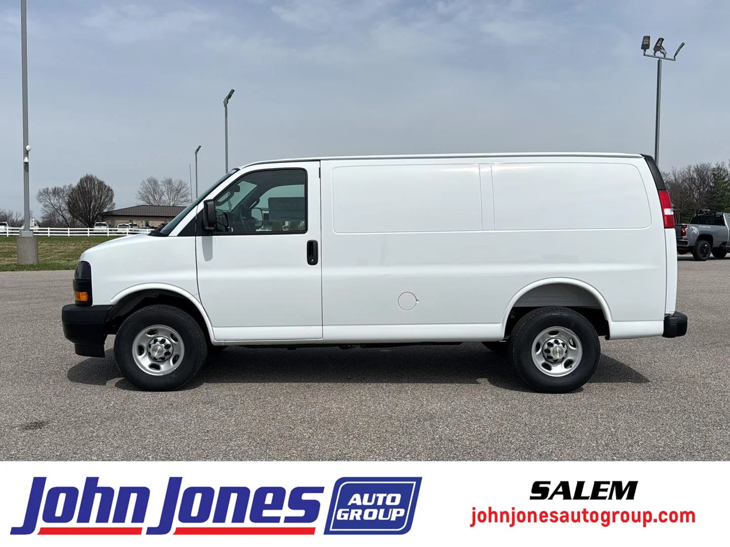2026 Chevrolet Express 2500 Work Van HD's photo