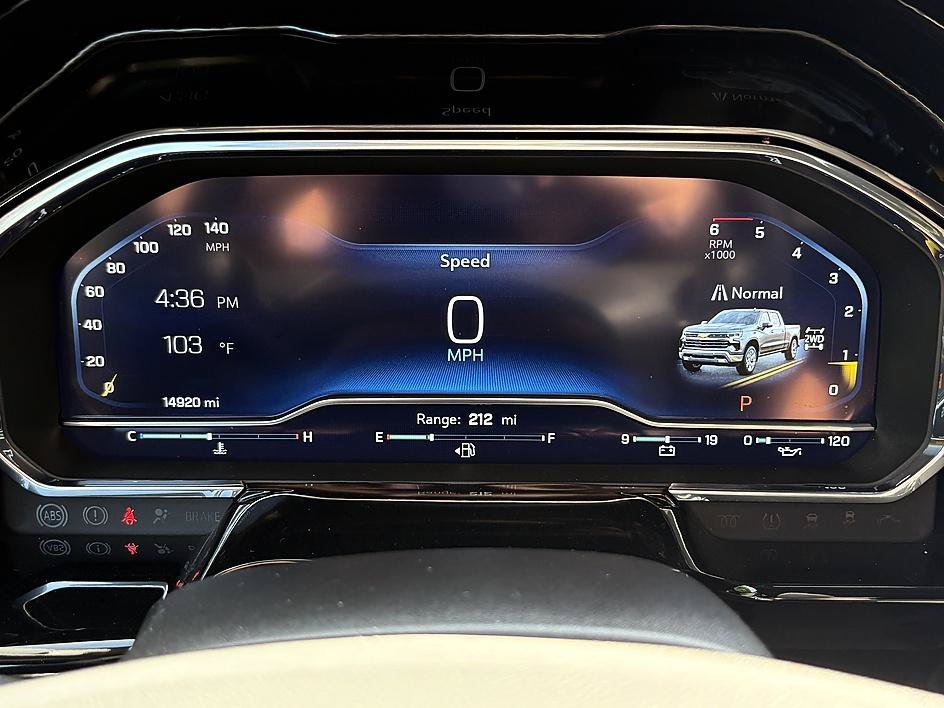 Used 2025 Sterling Gray Metallic Chevrolet LT image 19
