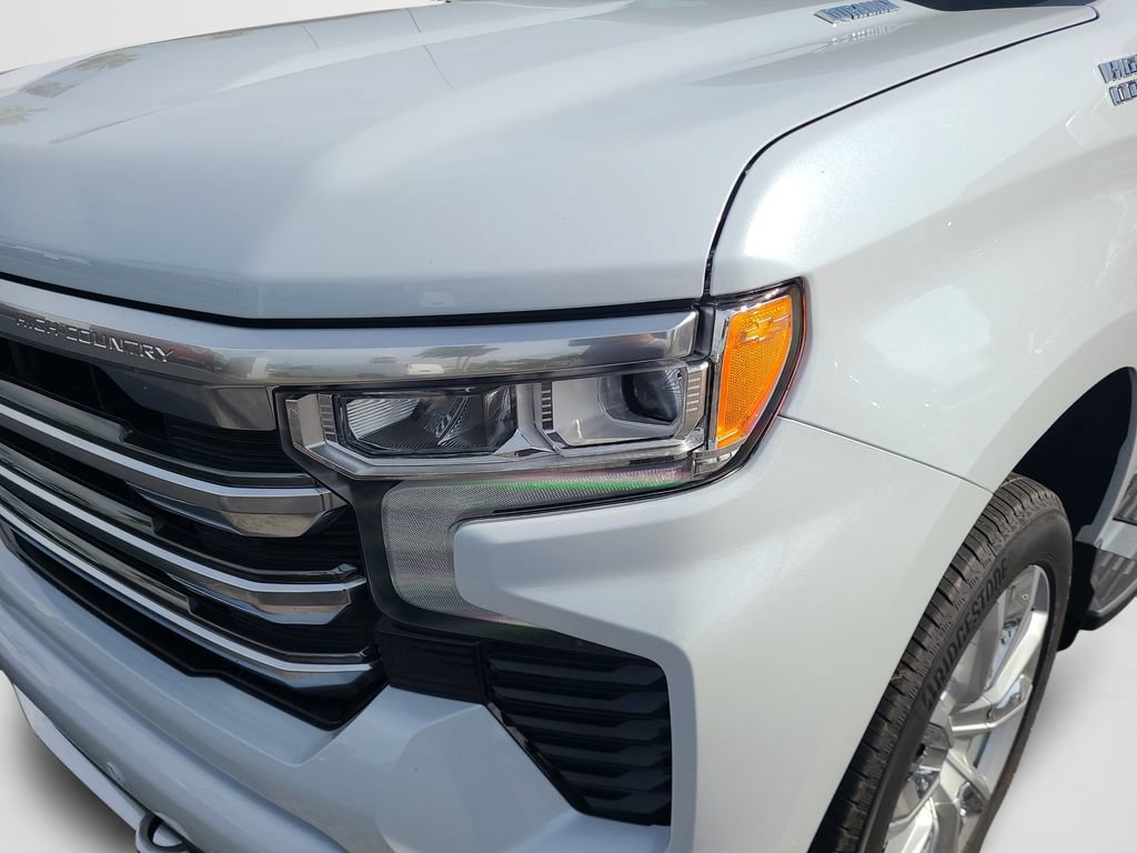 New 2026 Polar White Tricoat Chevrolet High Country image 24