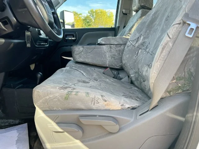 Used 2016 White GMC Base image 17