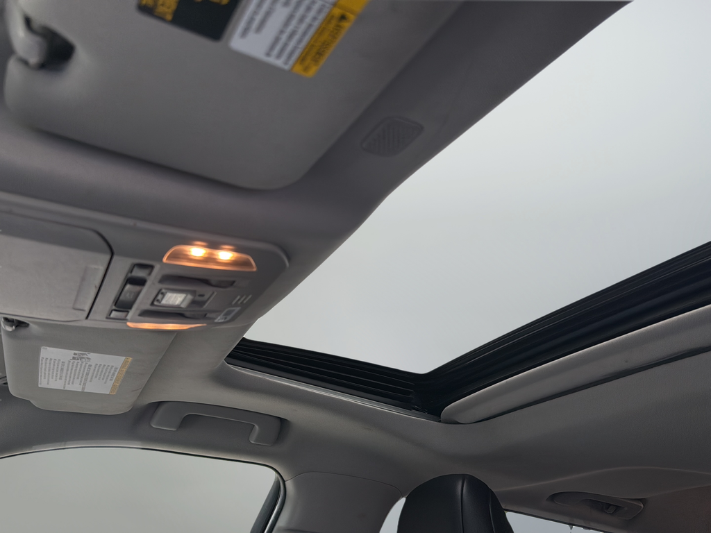 Used 2021  Toyota XLE image 19
